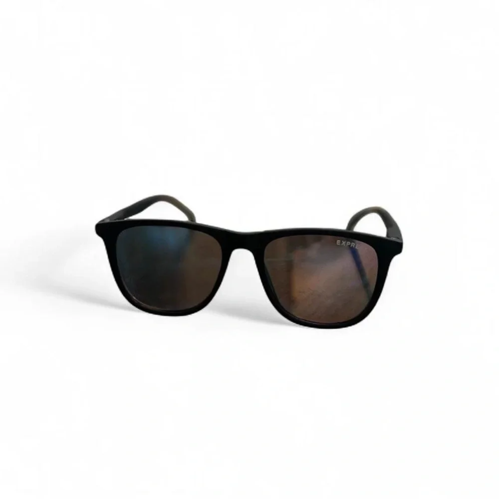 Men’s Black Wayfarer Sunglasses with Blue Lenses